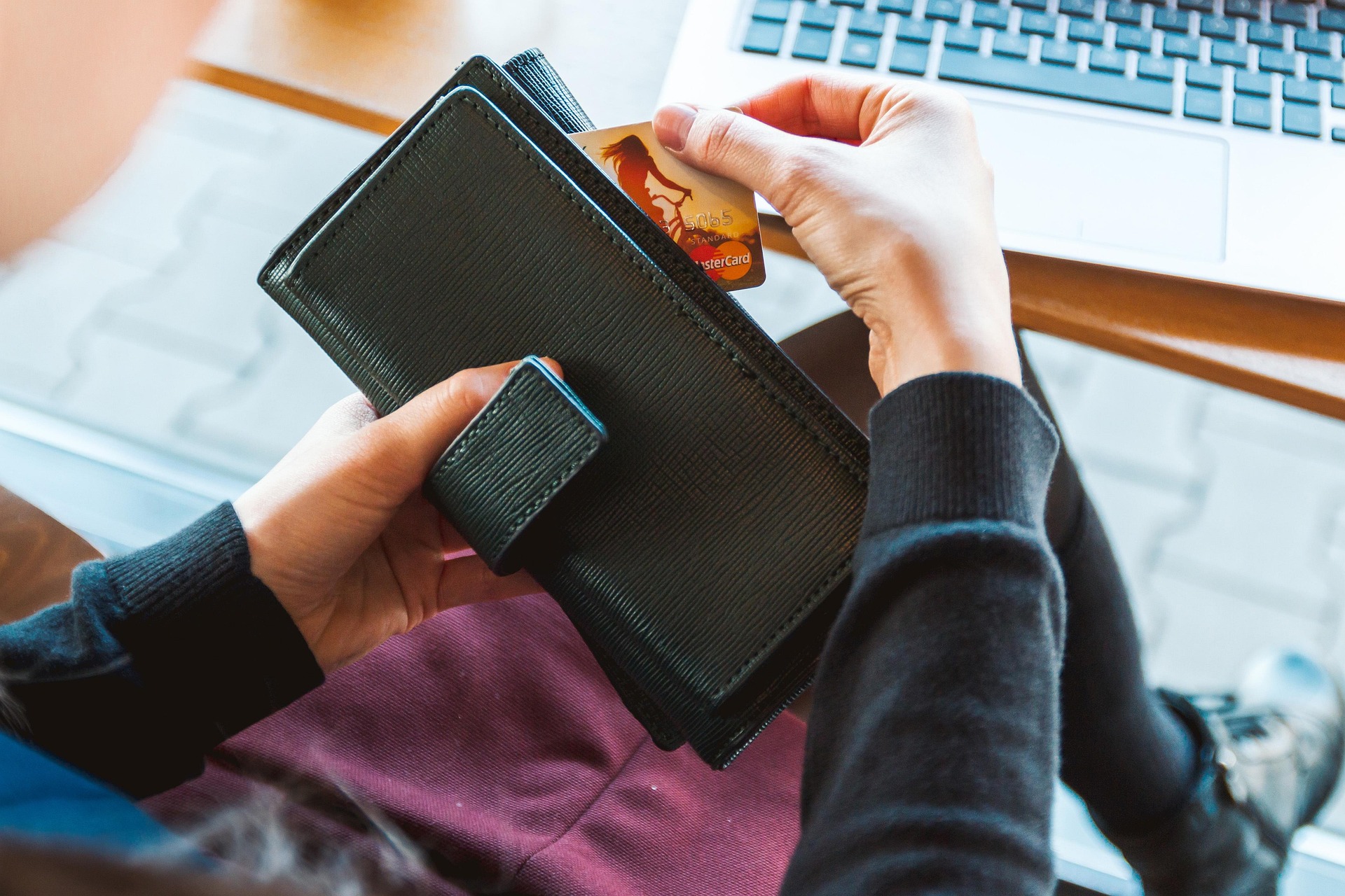 Tout savoir sur le rachat de crédit, c'est possible avec meilleur-devis-rachat-credit.com
