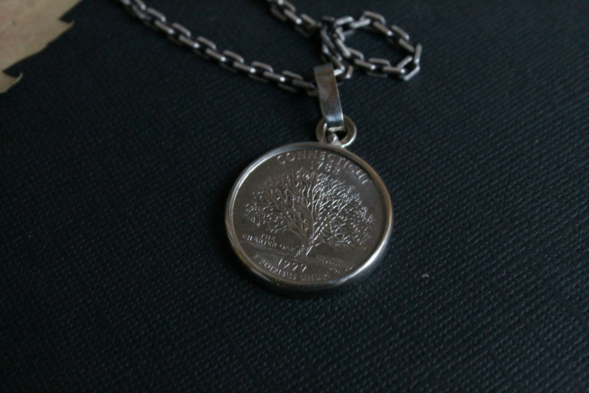 ARTHUS : Que symbolise le pendentif arbre de vie ?